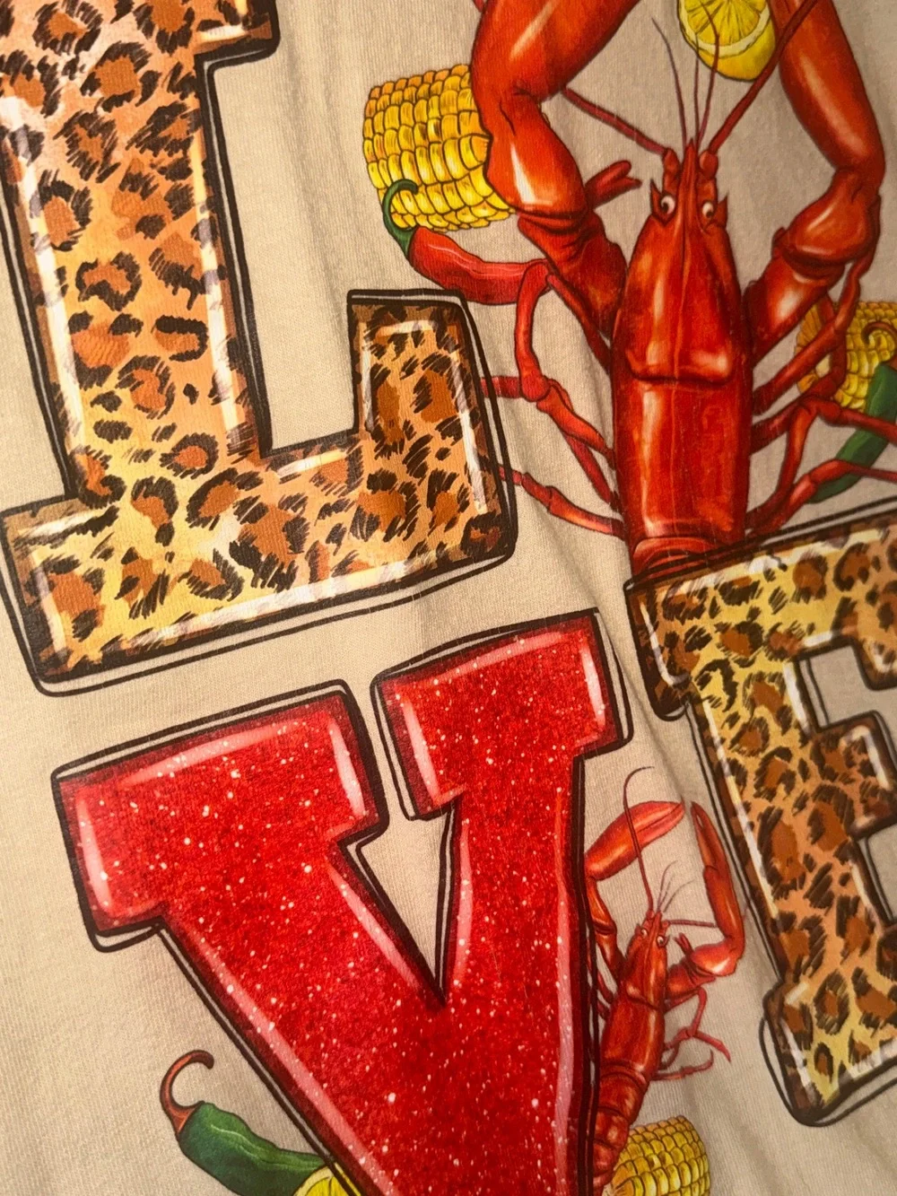 Gildan Cream Tee with Red Lobster Graphic - Picture 4 of 5